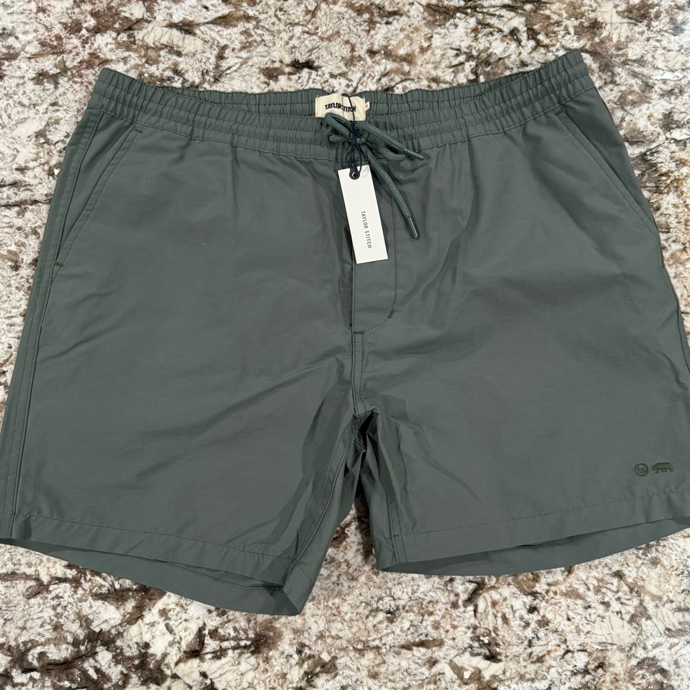 Brand new Apres short in sea green